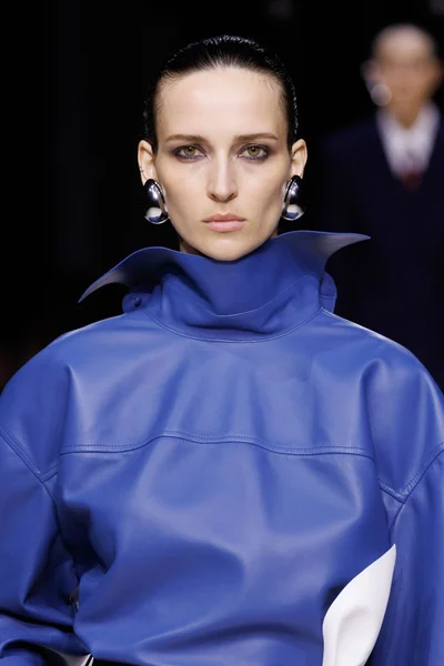 Look 43